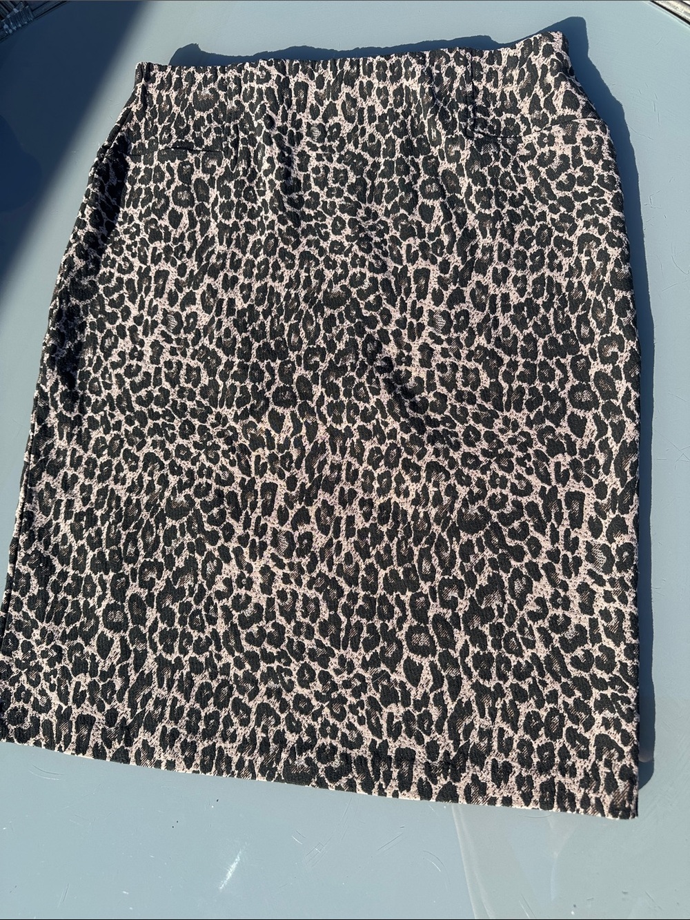 Foil size 8 pull on leopard print skirt EUC